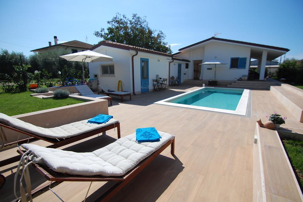 B&B La Gatta Sul Tetto Borgo san Donato  Exterior photo